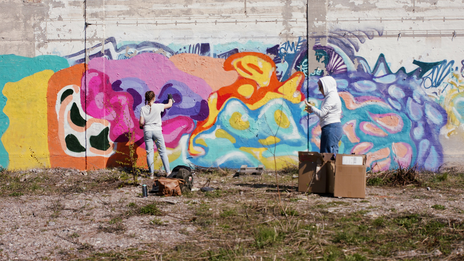 Vasaskolans estetelever målade graffitti. En aktivitet som bidrog till att visa visionen om stadsliv.