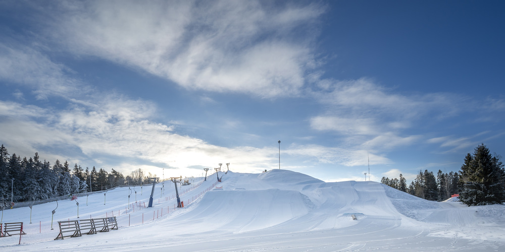 Hemlingbybacken och snowpark