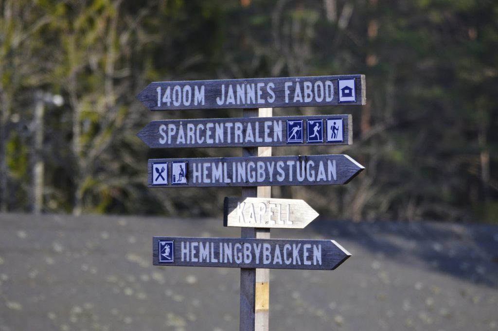 Skyltar i Hemlingbyområdet